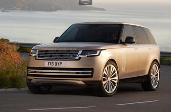 86 Land Rover Range Rover 2021 official reveal images on road front